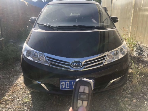 13年比亚迪比亚迪M6