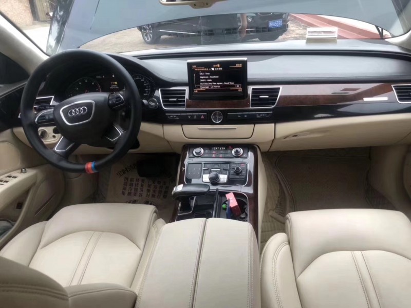 11年奥迪A8