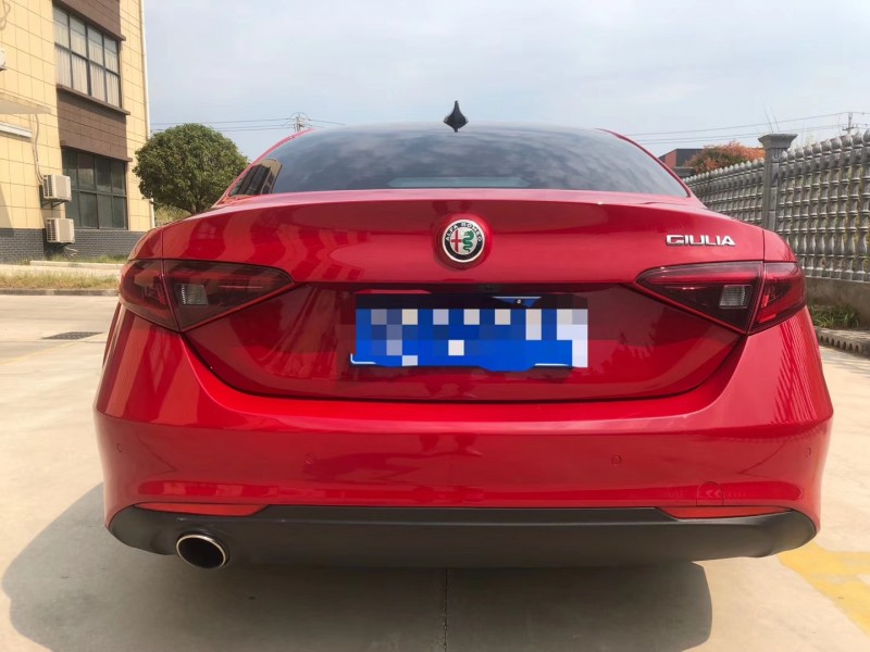 17年阿尔法·罗密欧Giulia