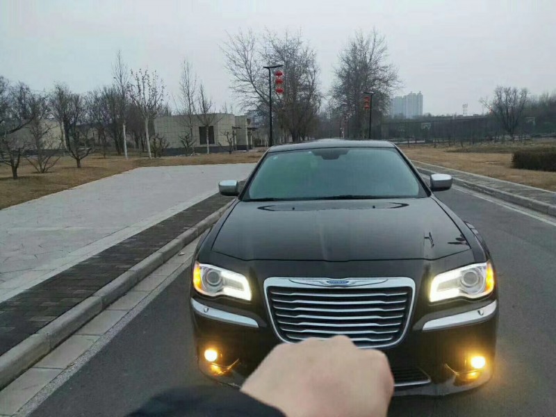 13年克莱斯勒300C