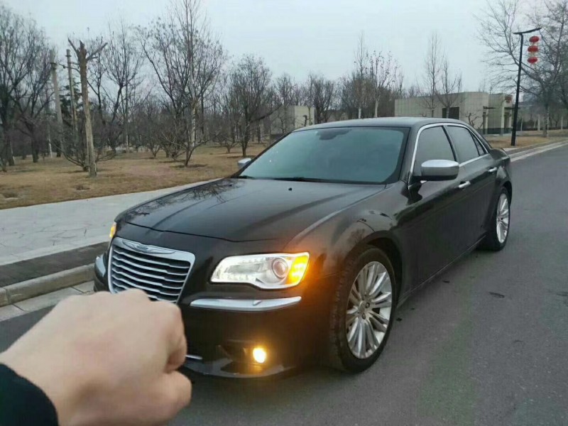 13年克莱斯勒300C