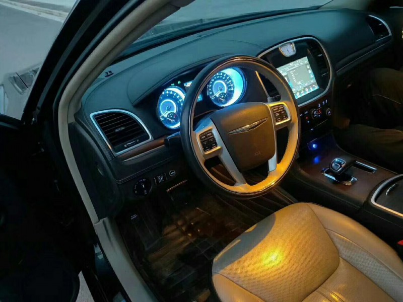 13年克莱斯勒300C
