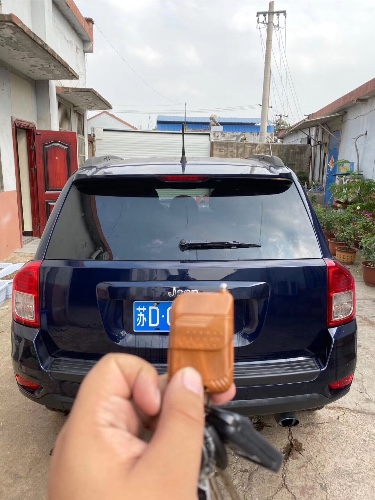 13年Jeep指南者