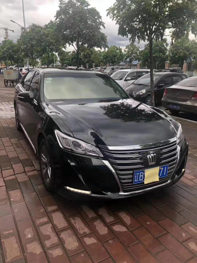 16年丰田皇冠