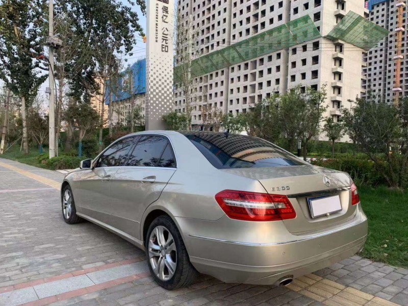 11年奔驰E