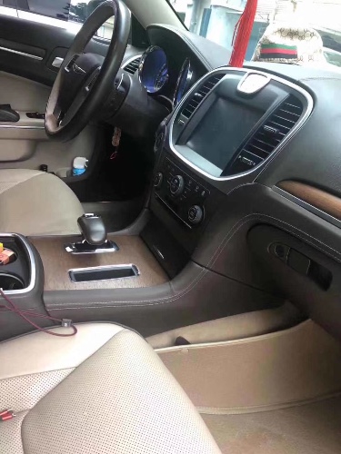 13年克莱斯勒300C