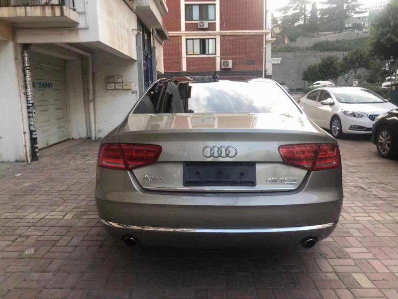 14年奥迪A8L
