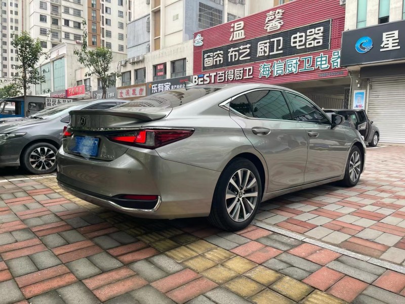 18年雷克萨斯ES