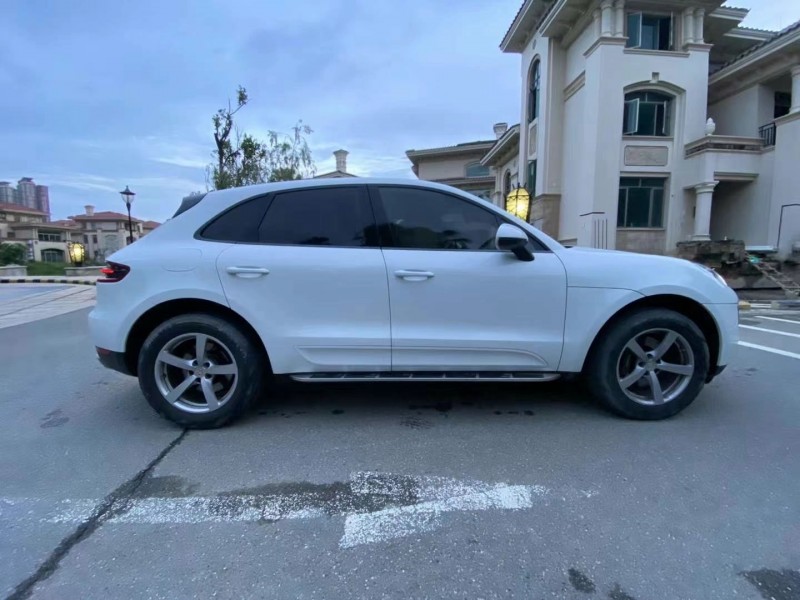 16年保时捷Macan