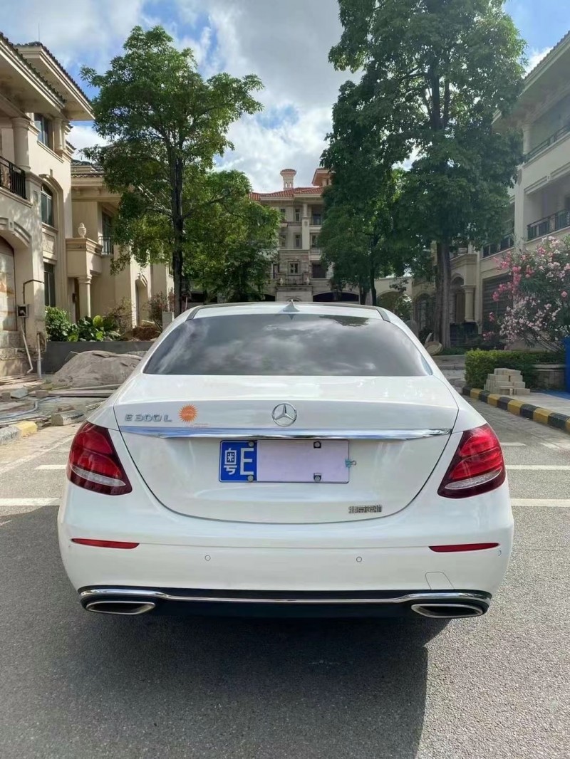 18年奔驰E