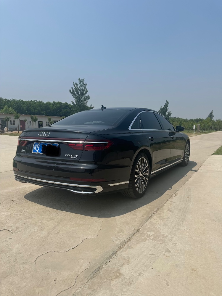 24年开封奥迪A8L