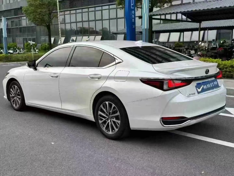 22年东莞市雷克萨斯ES